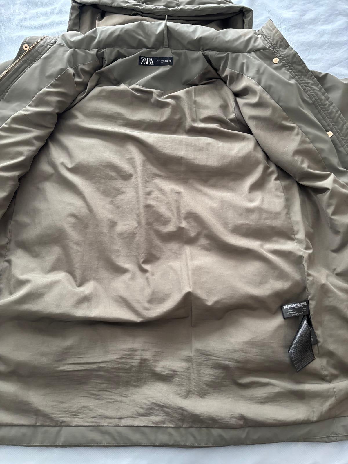 Middel lange puffer jas ZARA, Ophalen of Verzenden, Zo goed als nieuw, Maat 48/50 (M), Groen
