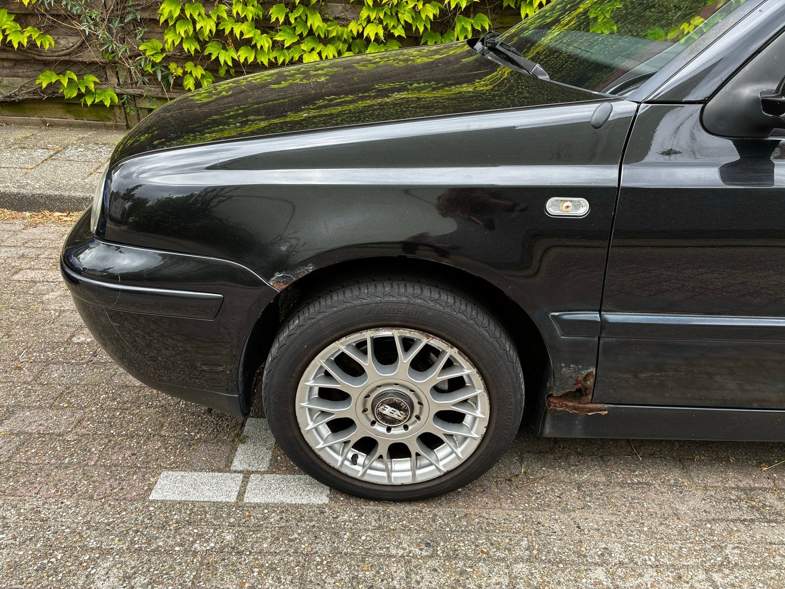 Voorscherm Volkswagen Golf Cabrio 3.5 uit 2001, Ophalen, Gebruikt, Spatbord, Volkswagen