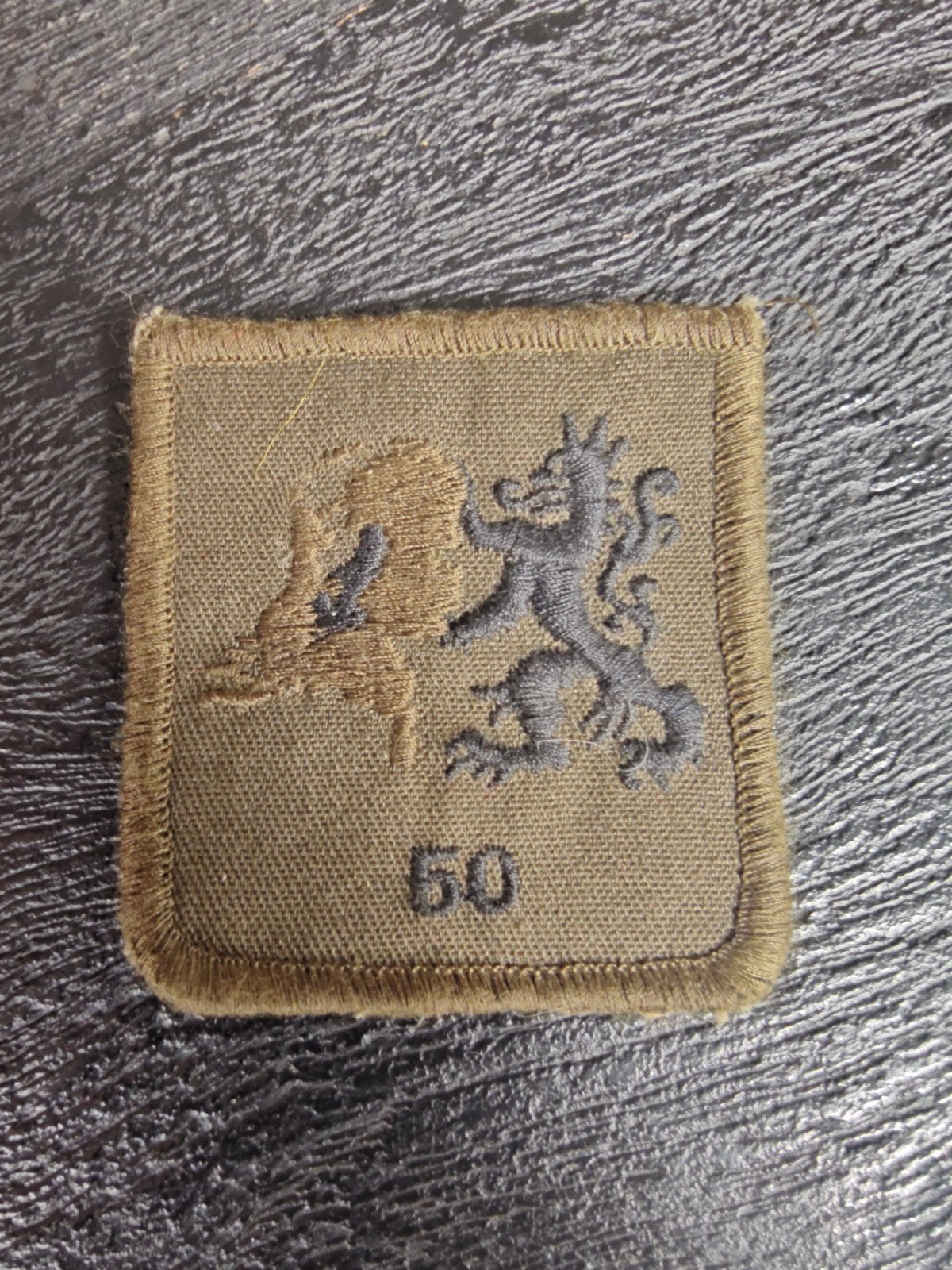 KL  50 Natresbataljon borstembleem - met klittenband, Ophalen of Verzenden, Landmacht, Nederland, Embleem of Badge