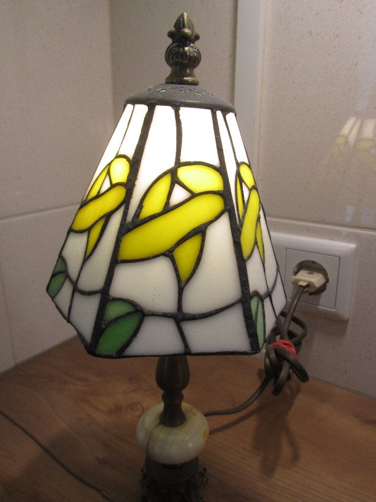 Tiffany tafellamp met gele bloemen, Huis en Inrichting, Ophalen of Verzenden, Zo goed als nieuw, Tiffany lamp