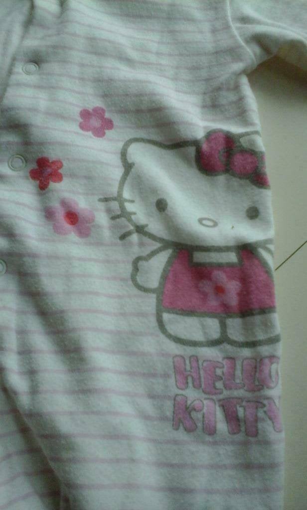 schattig Hello Kitty babypakje/boxpakje (maat 86), Kinderen en Baby's, Babykleding | Maat 86, Zo goed als nieuw, Meisje, Pakje