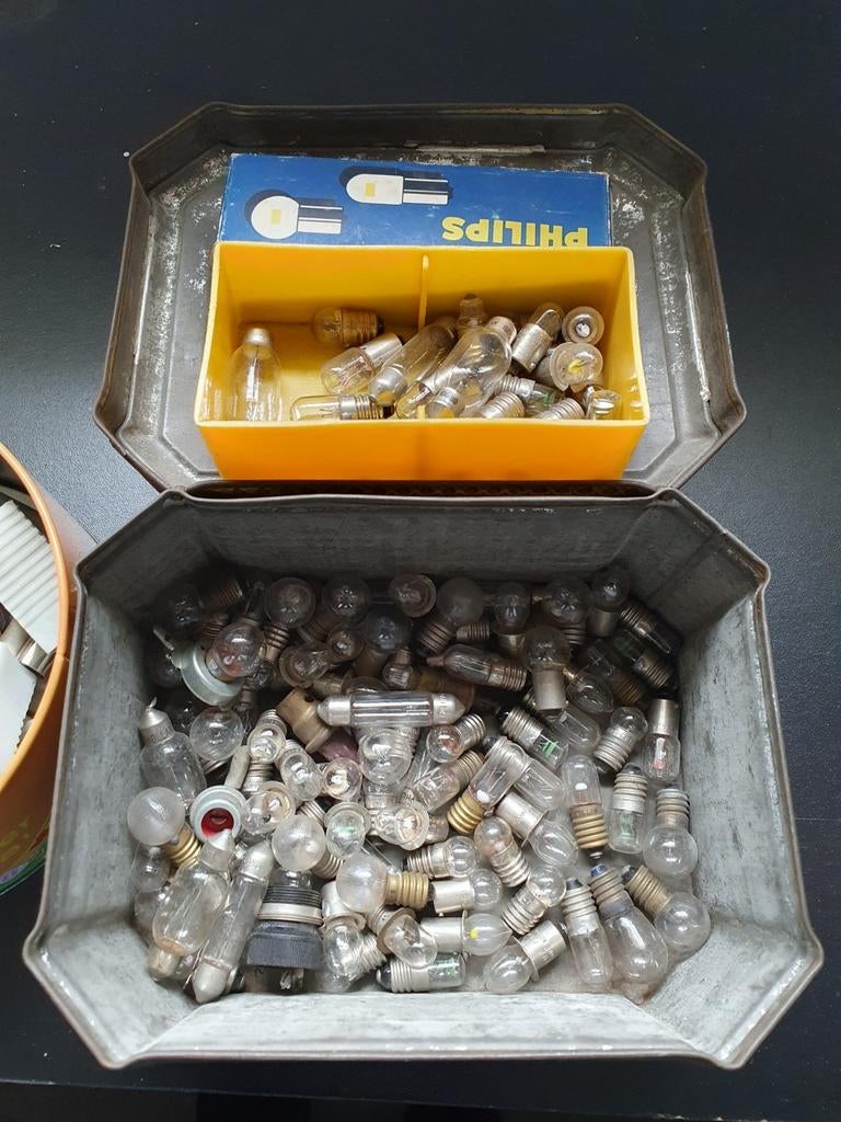 Lampjes en coax materiaal, Ophalen