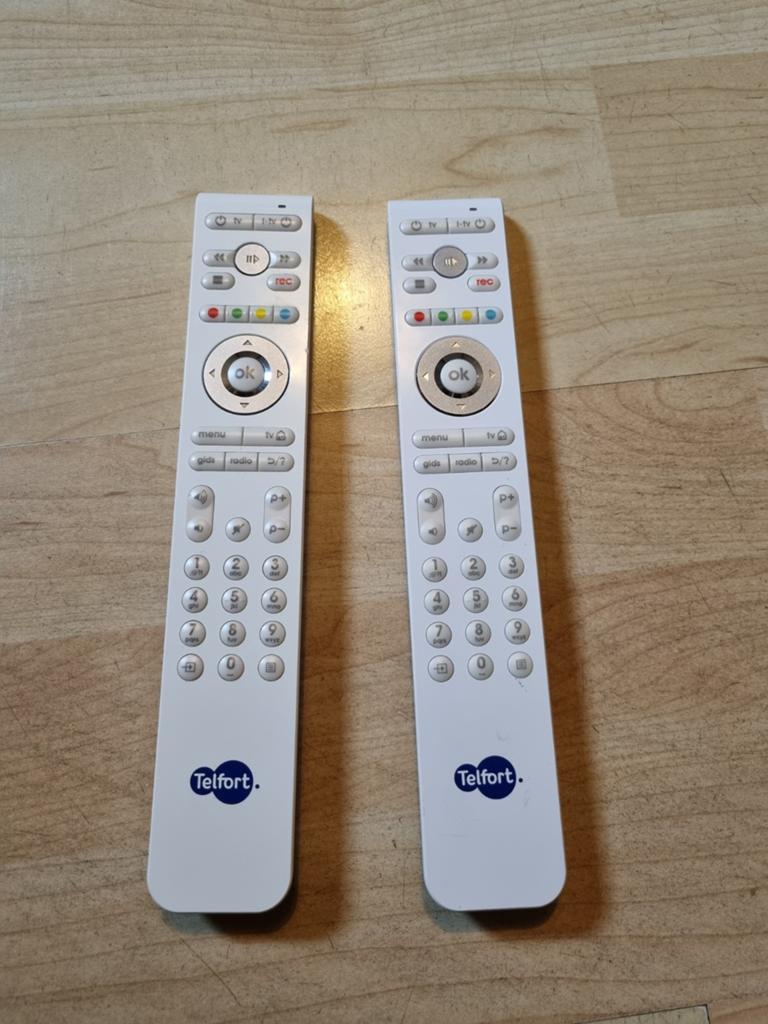 Telfort afstandsbediening (2 stuks) - Zo goed als nieuw, Ophalen, Zo goed als nieuw, Origineel, Tv