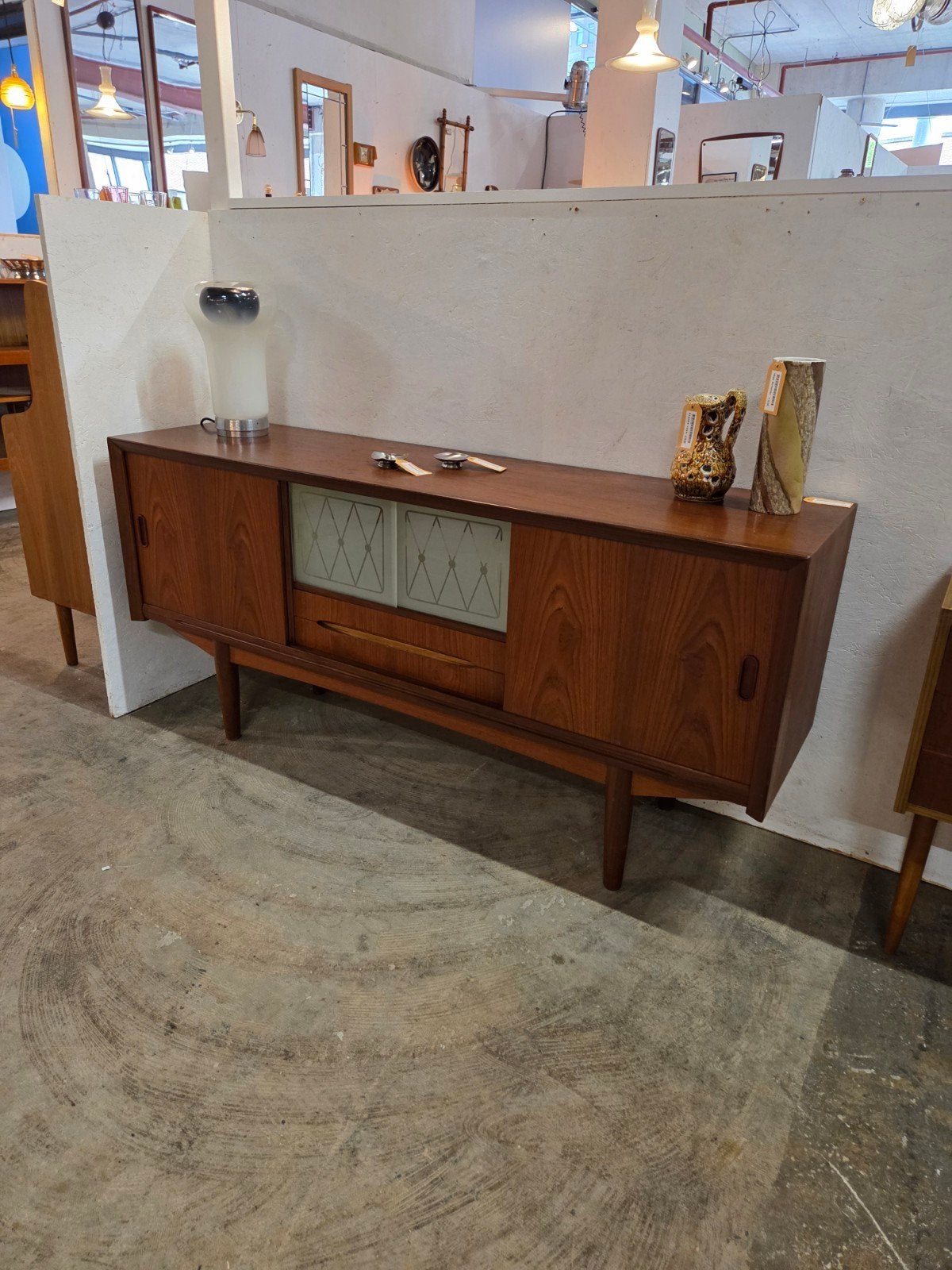 Diverse vintage Mid-Century kasten meubels uit Denemarken, Ophalen, X, X, X
