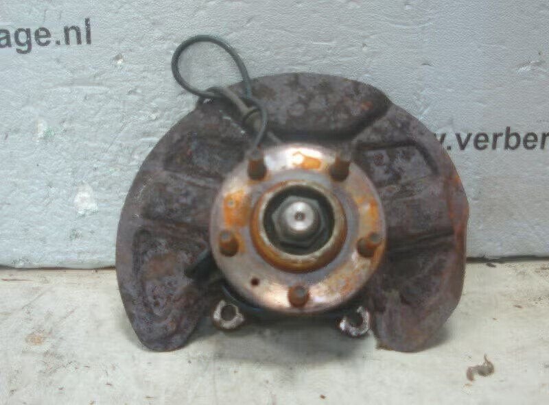 WIELNAAF RECHTS VOOR Volvo 960 I Estate (01-1990/01-1997), Gebruikt, Info@volvocars.com, Ophalen of Verzenden, Volvo