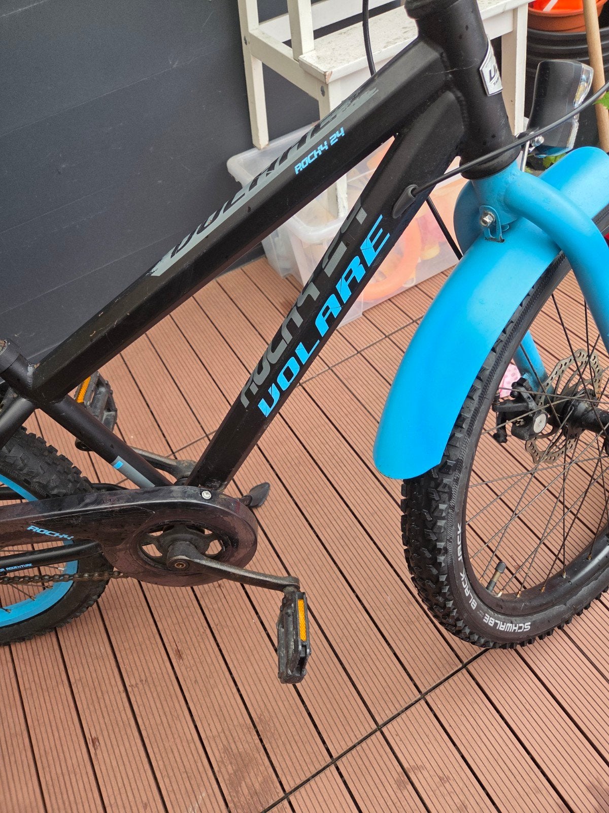 Volare Rocky 24 inch kinderfiets 3 versnelling- Zwart/Blauw, Ophalen, Gebruikt, 20 inch of meer