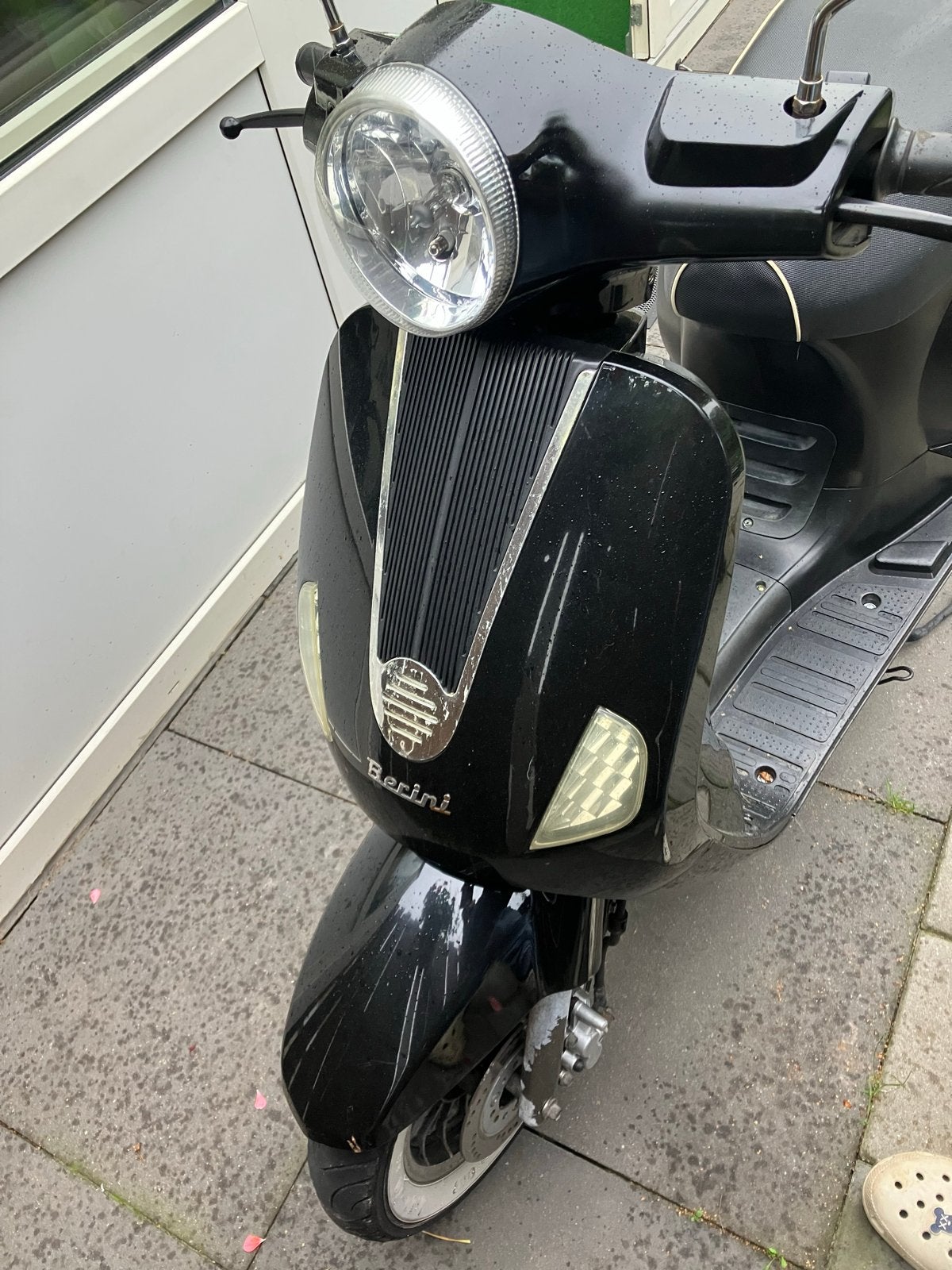 Berini scooter, zwart, in goede staat bj 2018, Fietsen en Brommers, Ophalen of Verzenden, Gebruikt, Maximaal 25 km/u, Benzine