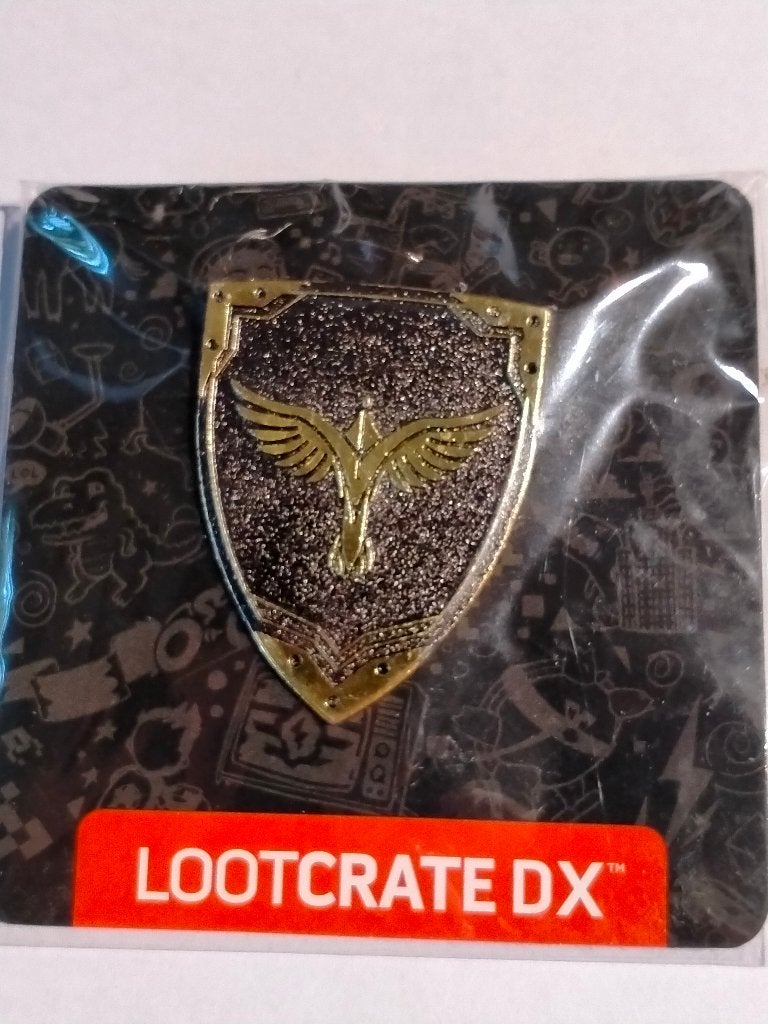 Lootcrate DX logo shield schild pin RARE Loot Crate, Ophalen of Verzenden, Zo goed als nieuw