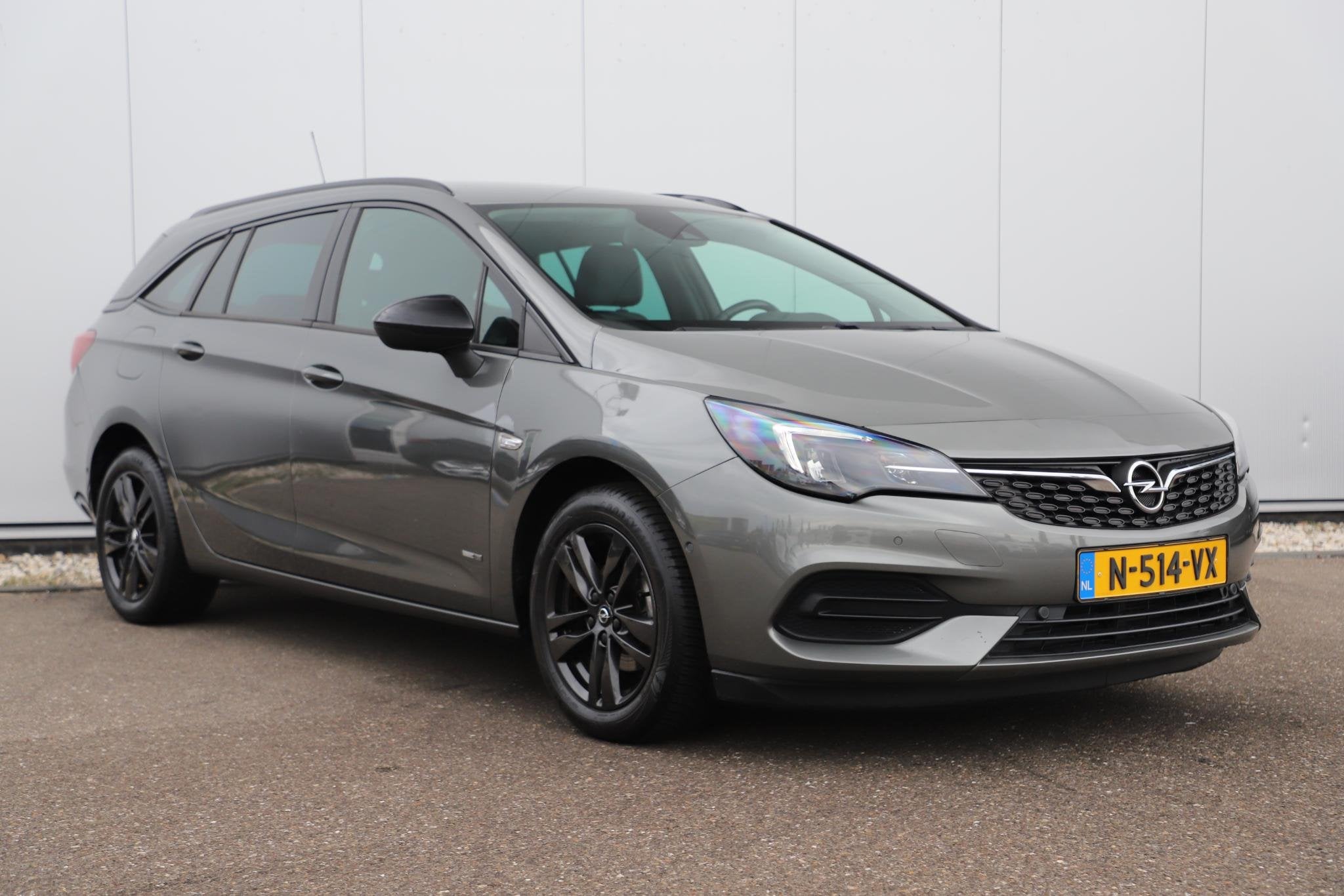 Opel Astra Sports Tourer 1.2 Design & Tech 110PK Sportstoele, Auto's, Opel, Voorwielaandrijving, Stof, Gebruikt, Euro 6