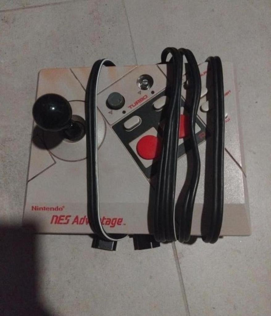 Oude Nintendo nes advantage controller, mist een knopje, wer, Ophalen of Verzenden, Gebruikt, Overige controllers
