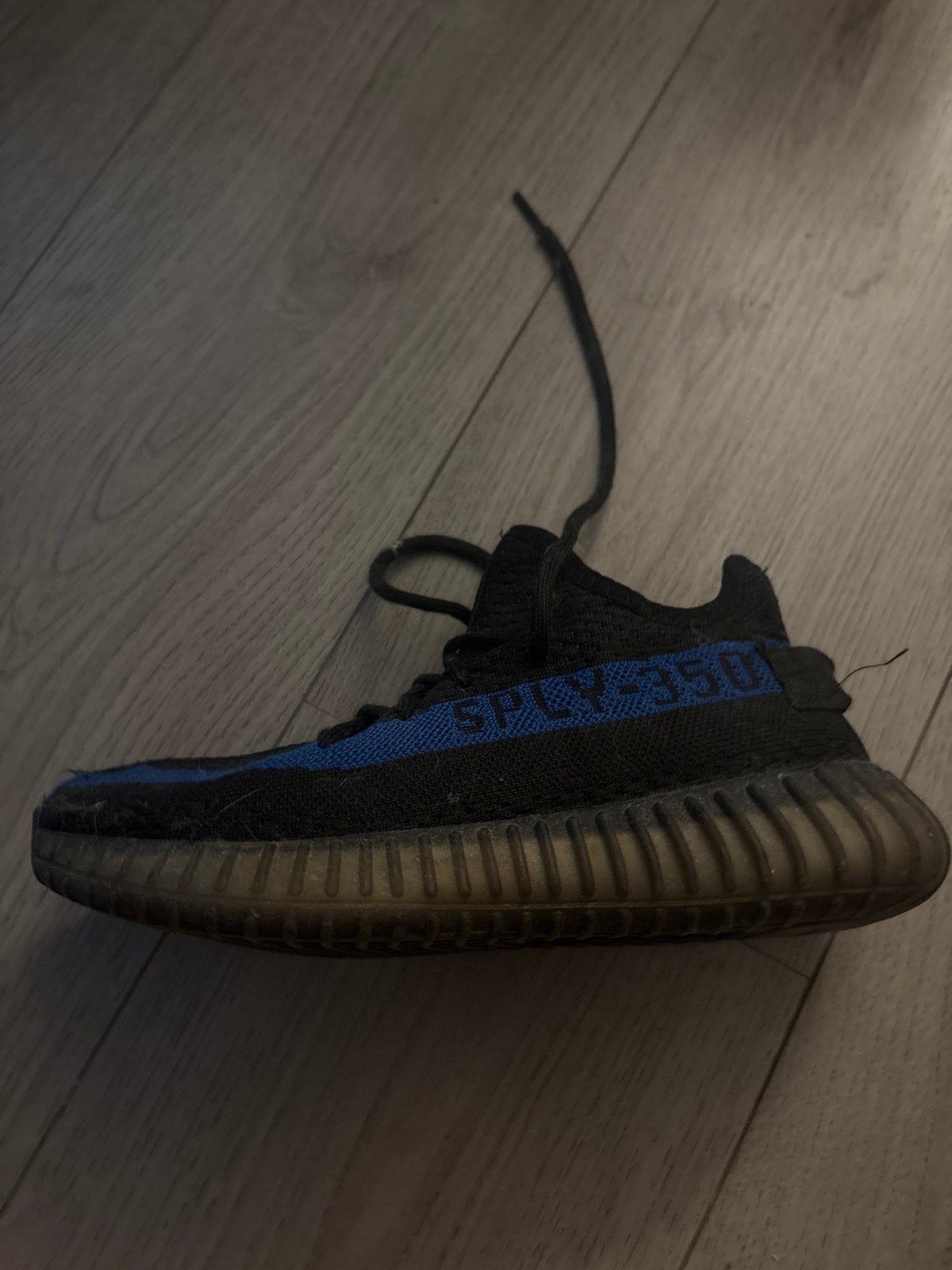Yeezy Boost 350 V2 (gedragen) maat 37, Ophalen of Verzenden, Gedragen, Zwart, Sneakers of Gympen