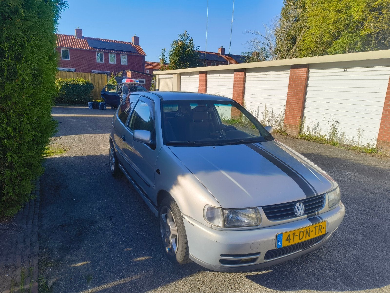vw polo 6n1 1.6 Automaat Nieuwe Apk splinter nieuw voor raam, Auto's, 450 kg, 4 cilinders, Origineel Nederlands, Particulier