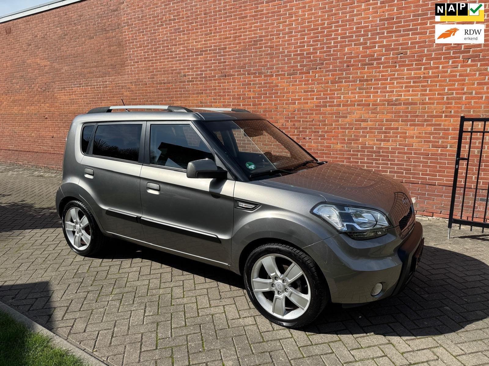 Kia Soul 1.6 X-ecutive Airco Navi Schuifdak, Auto's, 1591 cc, 49 €/maand, Origineel Nederlands, Bedrijf