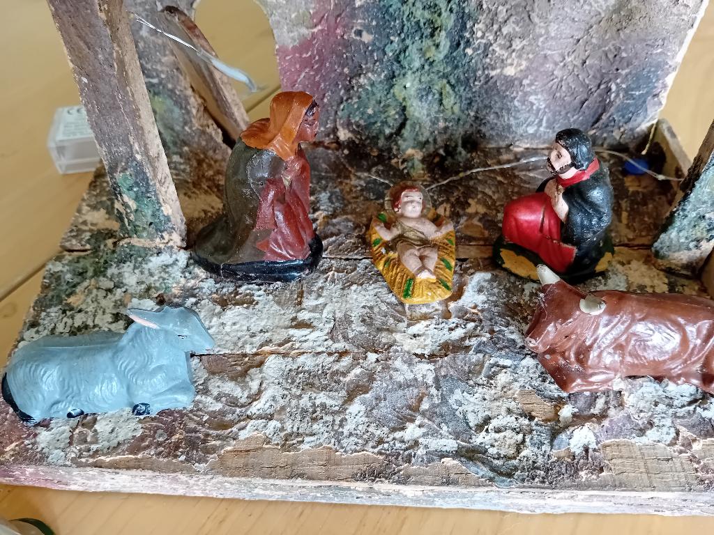 Te koop: een prachtig antiek kerststalletje, Diversen, Kerst, Ophalen, Gebruikt