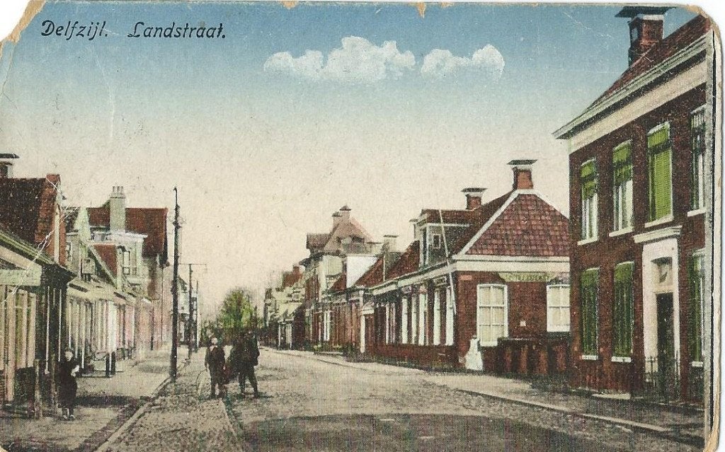 Ansichtkaart DELFZIJL  Landstraat, Verzenden, 1920 tot 1940, Gelopen, Groningen