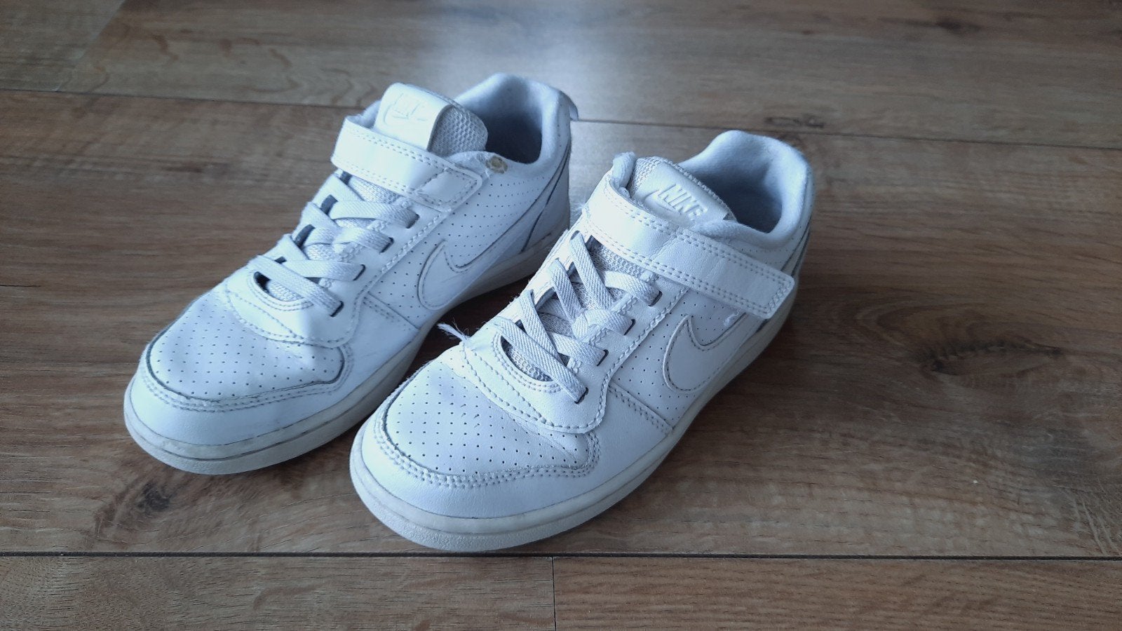 Meisjes Nike sneakers maat 32, Kinderen en Baby's, Kinderkleding | Schoenen en Sokken, Meisje, Schoenen, Ophalen of Verzenden