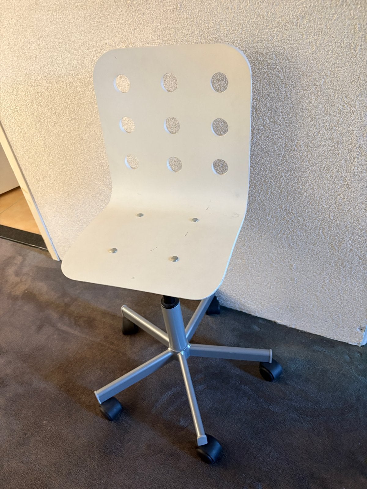 Ikea bureaustoel met wielen voor kinderkamer, Huis en Inrichting, Ophalen, Gebruikt, Wit, Bureaustoel