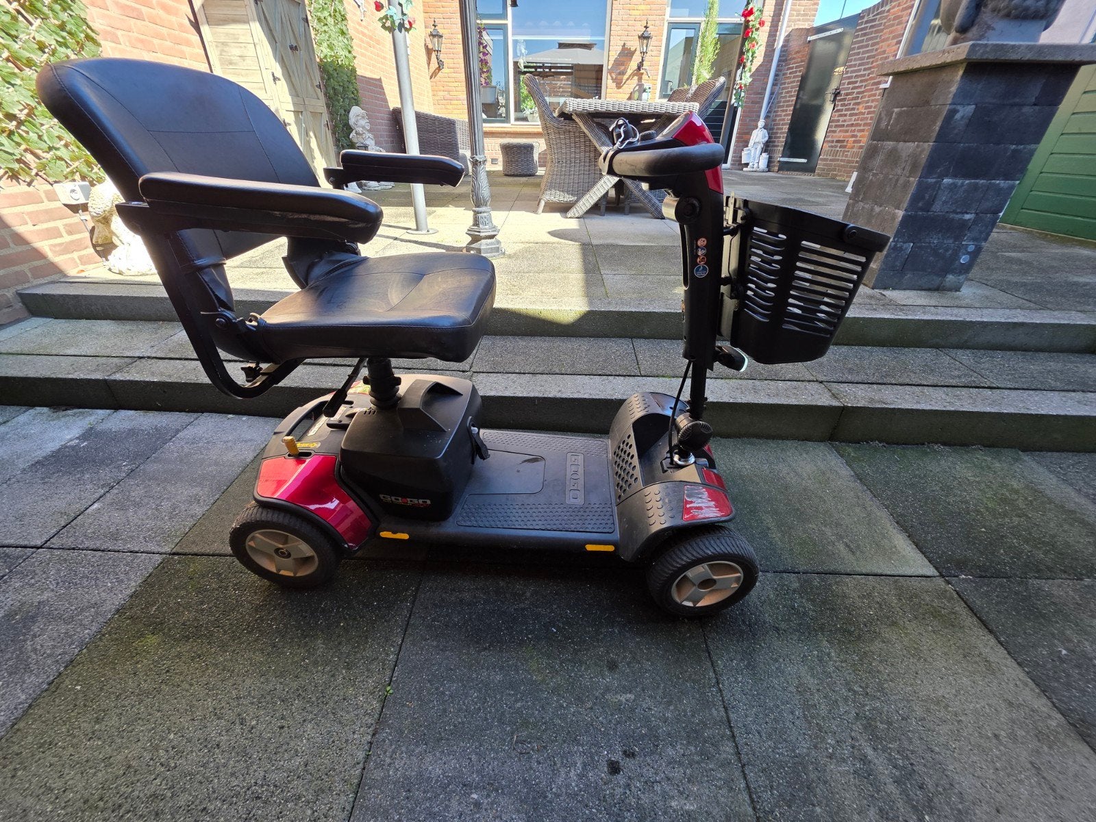opvouwbare / deelbare scootmobiel, Ophalen, Gebruikt, 15 km of minder, 10 km/u of minder