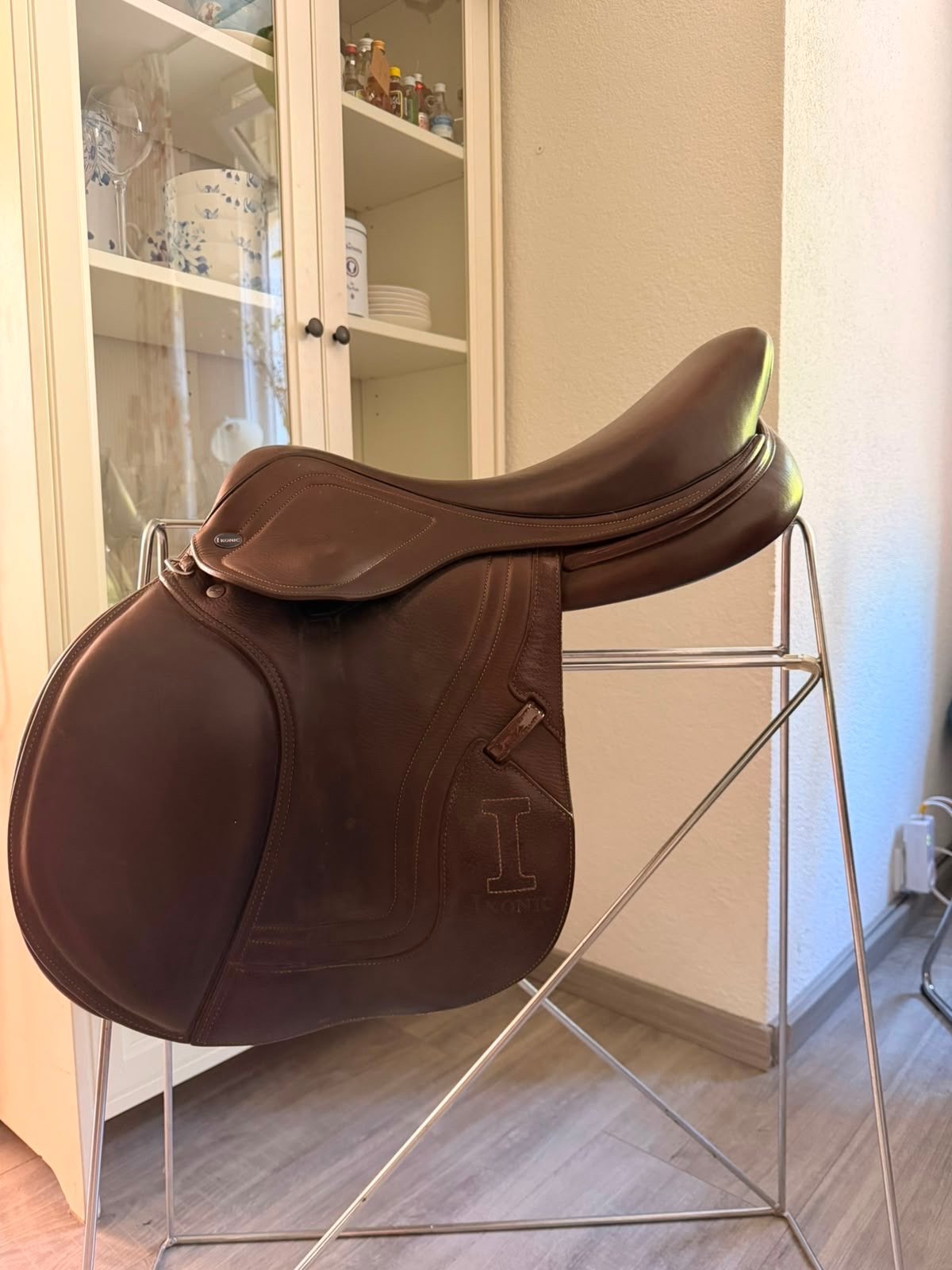 Iconic evolution springzadel, Dieren en Toebehoren, Paarden en Pony's | Zadels, Zo goed als nieuw, Springen, Ophalen