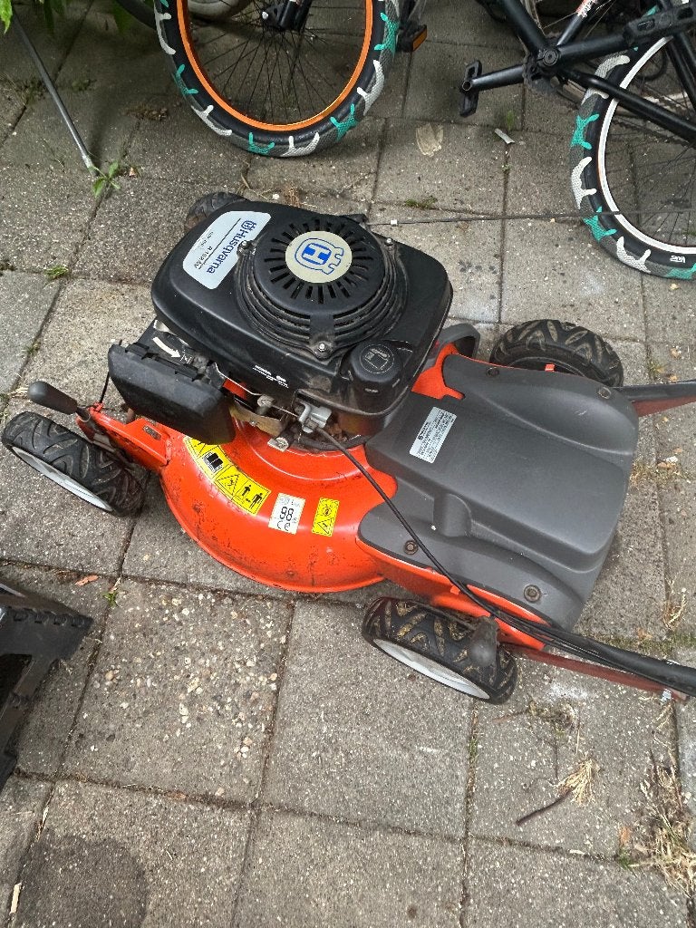 Husqvarna  R152 SV, Ophalen, Cirkelmaaier, Gebruikt, Benzine-grasmaaier