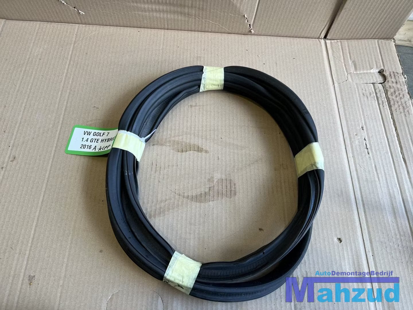 VW GOLF 7 HATCHBACK Achterklep rubber 2012-2019, Auto-onderdelen, Gebruikt, Volkswagen, Volkswagen AG, Berliner Ring 2
38440  Wolfsburg, DE
