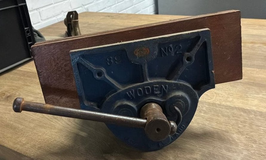 Wooden bankschroef meubelmakersbankschroef, Ophalen