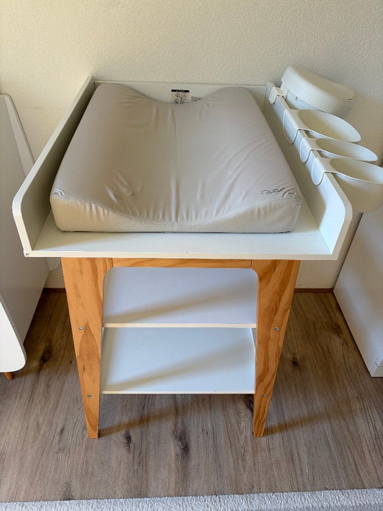 Petite Amélie Verzorgingstafel + mandjes & aankleedkussen, Ophalen, Zo goed als nieuw, Tafel
