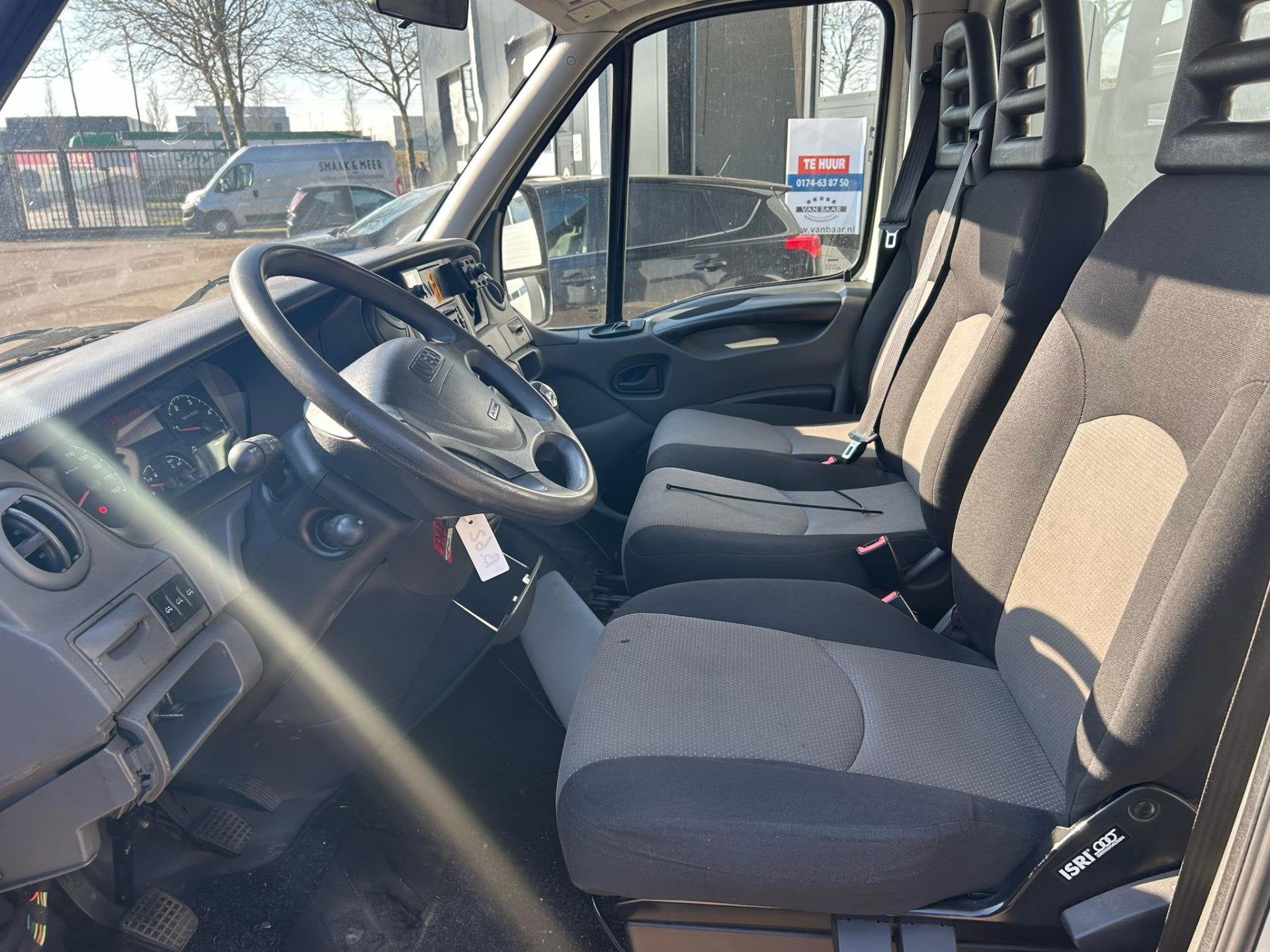 Iveco 50C21 3 pers airco 204 pk ZO MEE NEEM PRIJS / GEEN APK, Gebruikt, 4 cilinders, Iveco, Wit