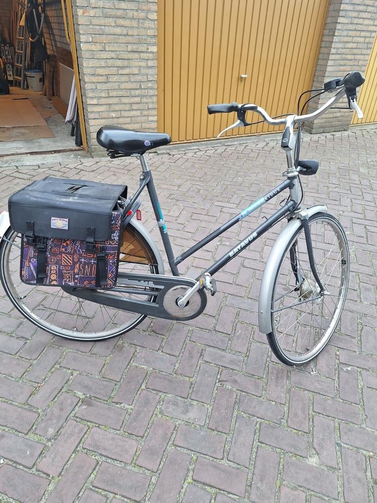 Damesfiets, Ophalen