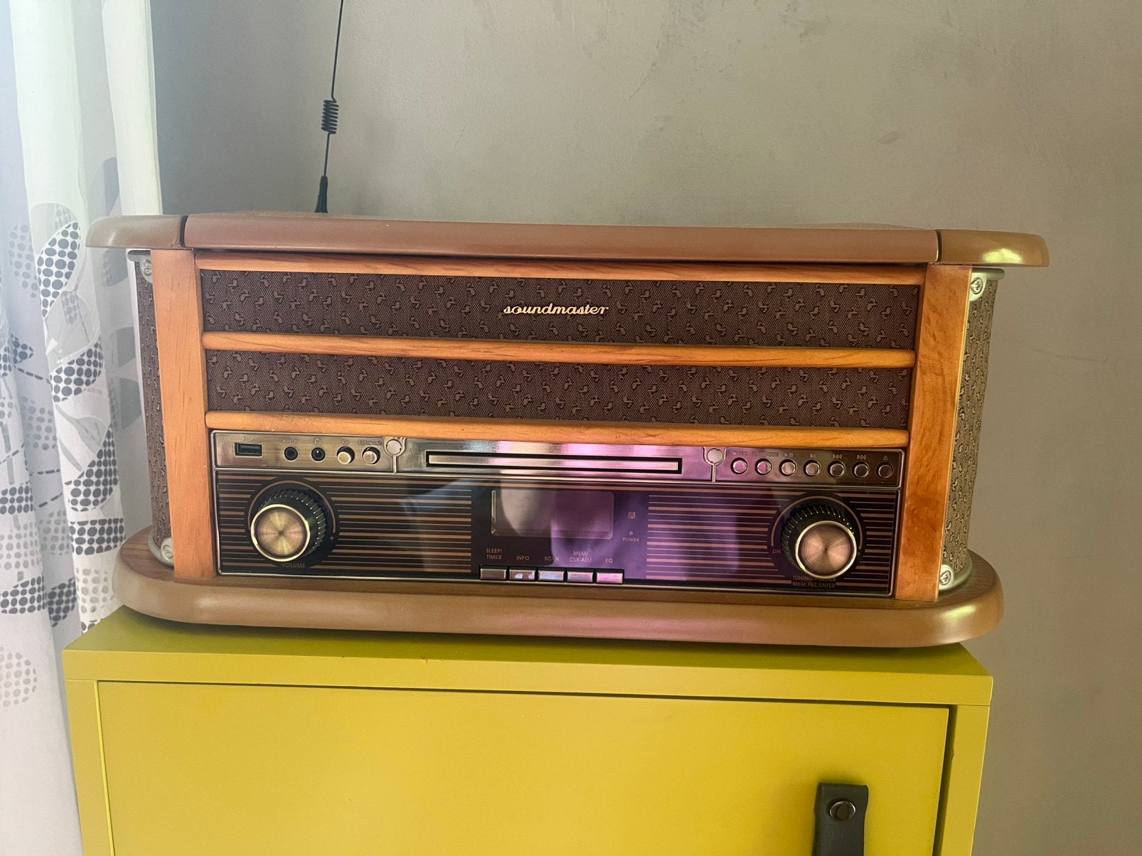 Platenspeler , cd speler, casettebandje, radio en usb, Ophalen, Zo goed als nieuw, Overige merken