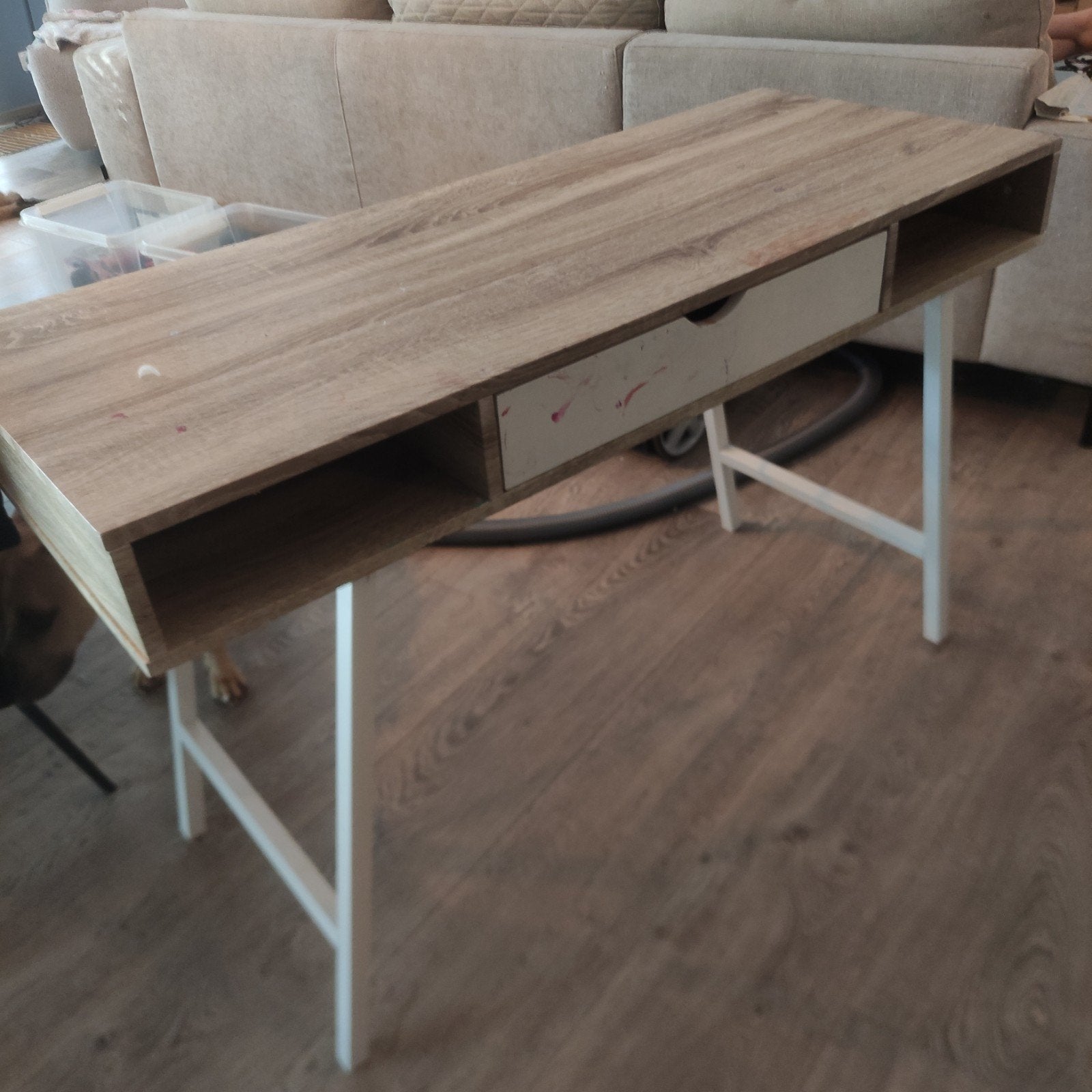 GRATIS AFHALEN: Bureau JYSK - ideaal voor kids of klusjes, Huis en Inrichting, Ophalen