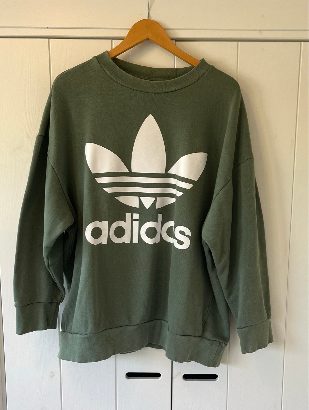 Adidas Trefoil Sweater Groen Maat L, Ophalen of Verzenden, Zo goed als nieuw, Maat 42/44 (L), Groen