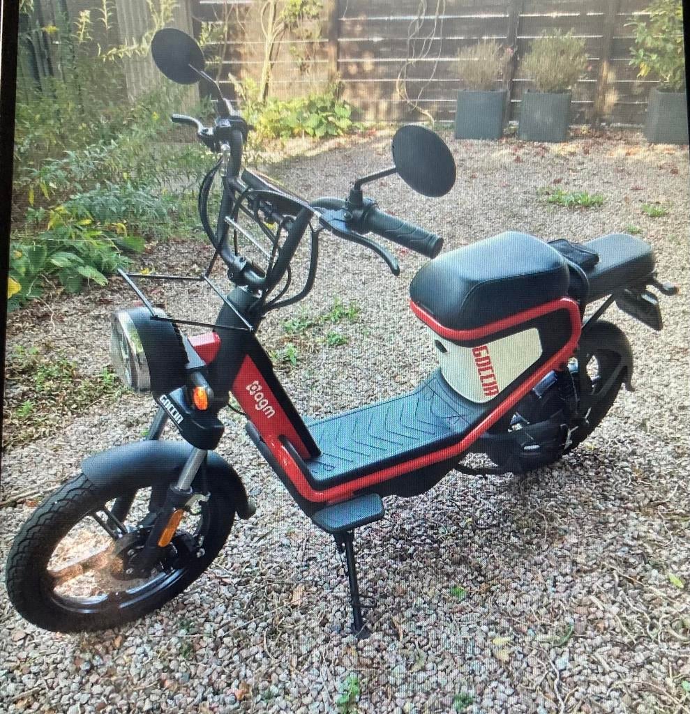 AGM Goccia 2021 Z.G.A.N., Fietsen en Brommers, Snorfietsen en Snorscooters, Ophalen, Zo goed als nieuw, Benzine, Overige merken