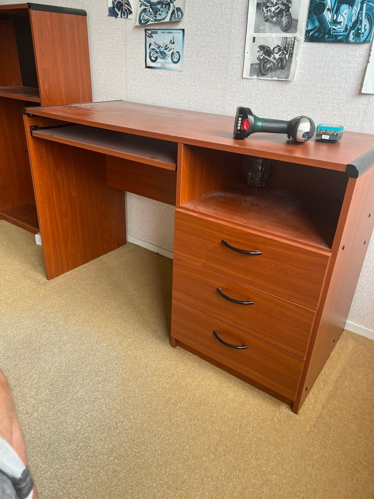 GRATIS buro, bureau, Gebruikt, 120 cm, Hout, Bruin