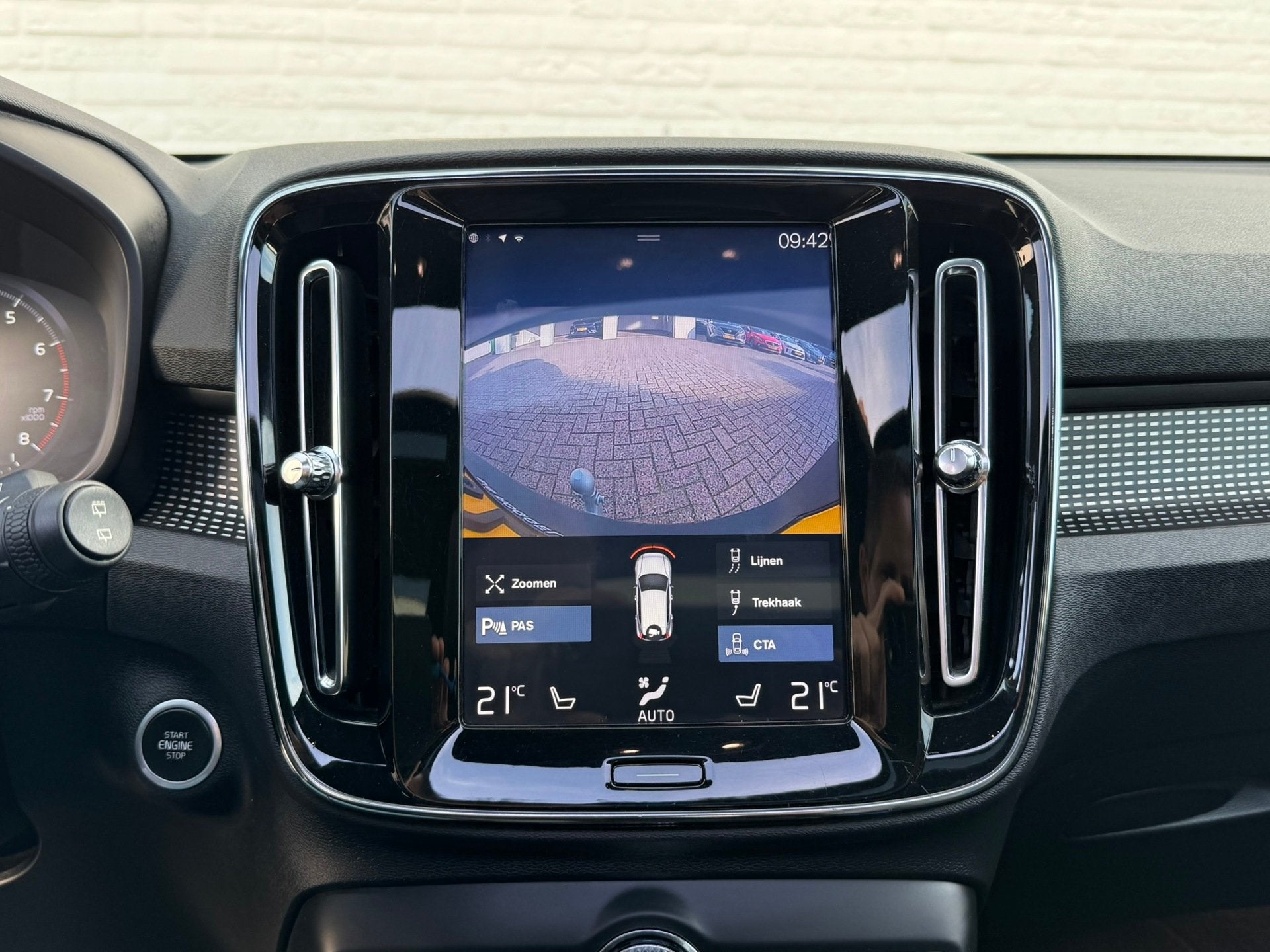 Volvo XC40 2.0 T4 R-Design Automaat Pano Trekhaak Camera Ada, Auto's, 15 km/l, 1969 cc, Zwart, Leder