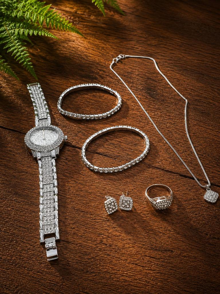 Prachtige Zilverkleurige Sieradenset met Strass, Overige materialen, Nieuw, Ophalen of Verzenden, Zilver