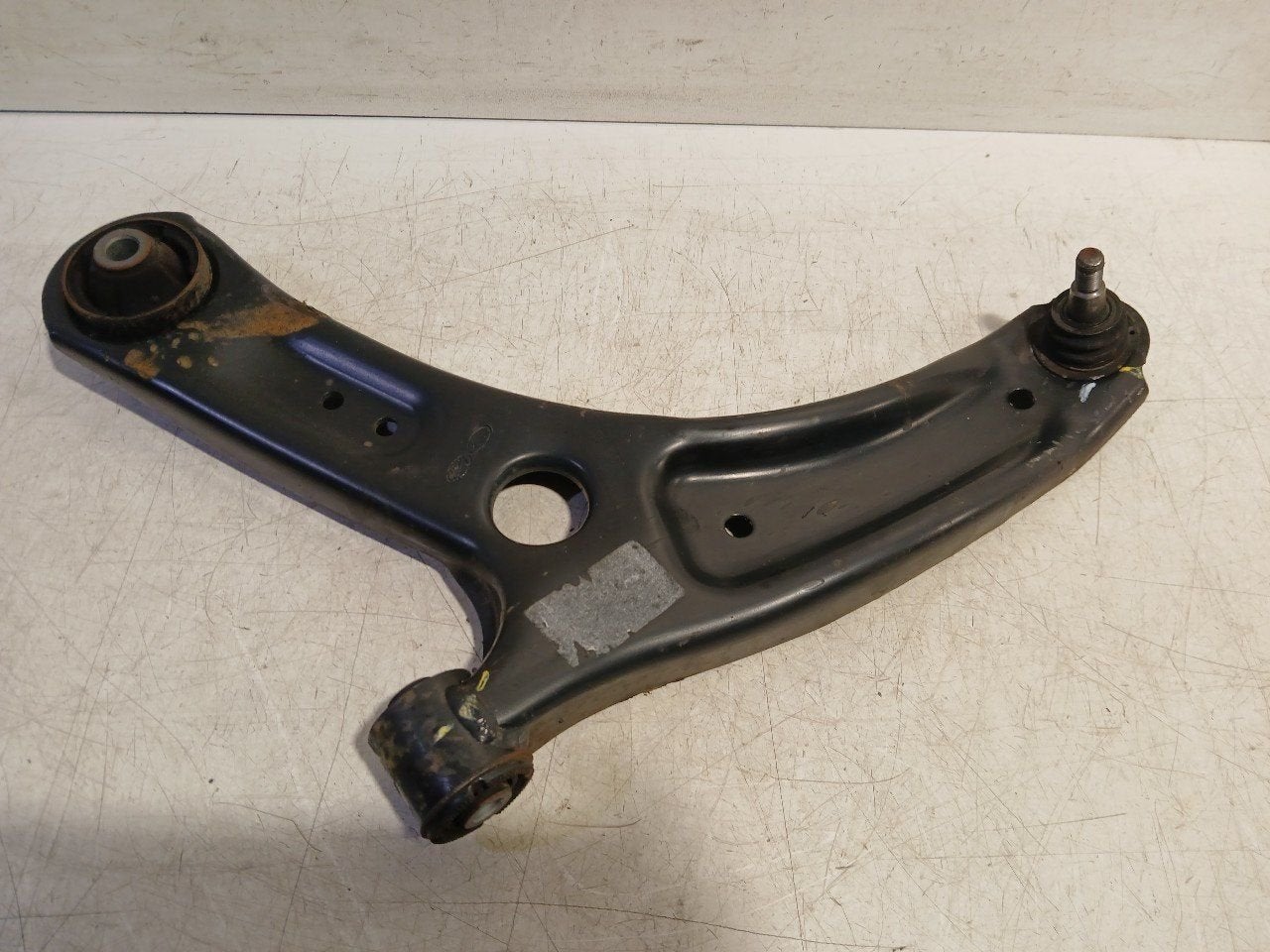 Draagarm links voor Hyundai i20, Onderdelen@venauto.nl, Van der Ven Autorecycling B.V., Gebruikt, Ettenseweg 76, 4706 PB Roosendaal, The Netherlands