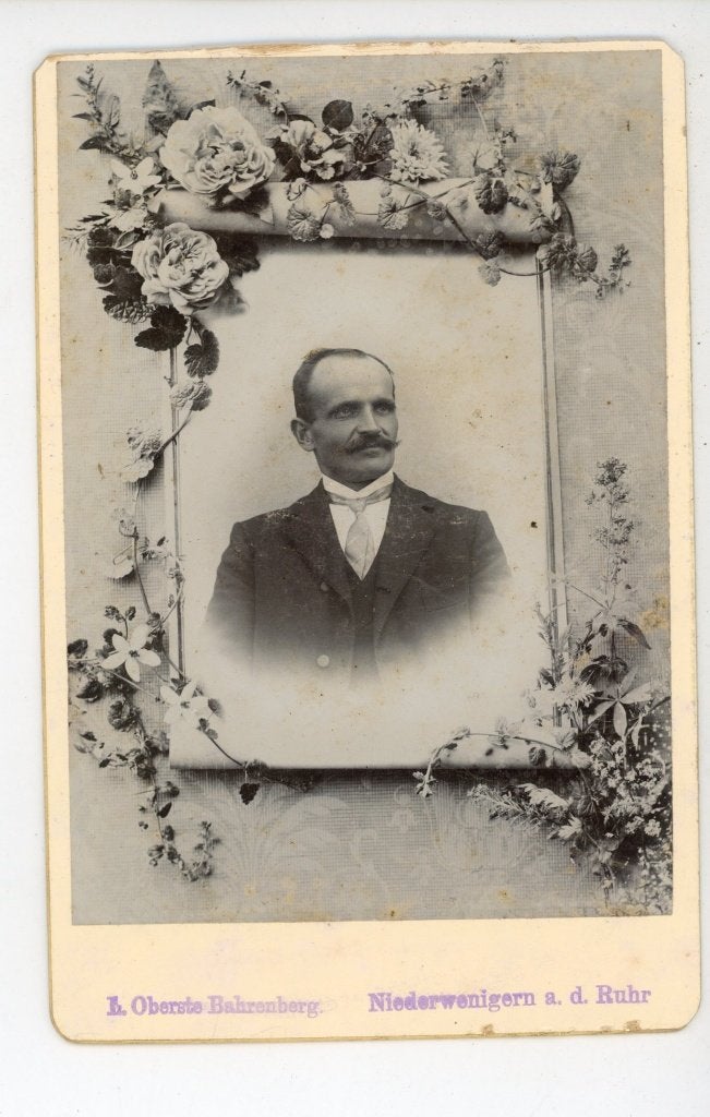 Antieke Cabinetfoto van een man, ca. 1890, Verzenden, Foto, Zo goed als nieuw, Voor 1940