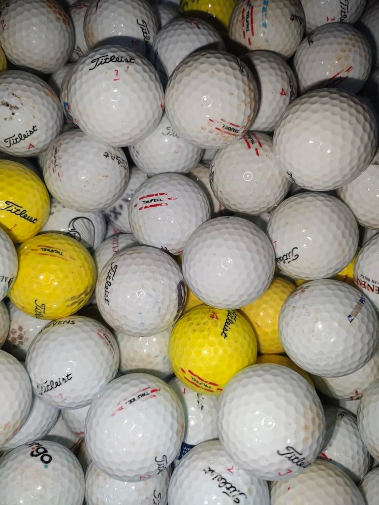 Titleist trufeel golfballen 100 stuks, Sport en Fitness, Golf, Ophalen of Verzenden, Bal(len)