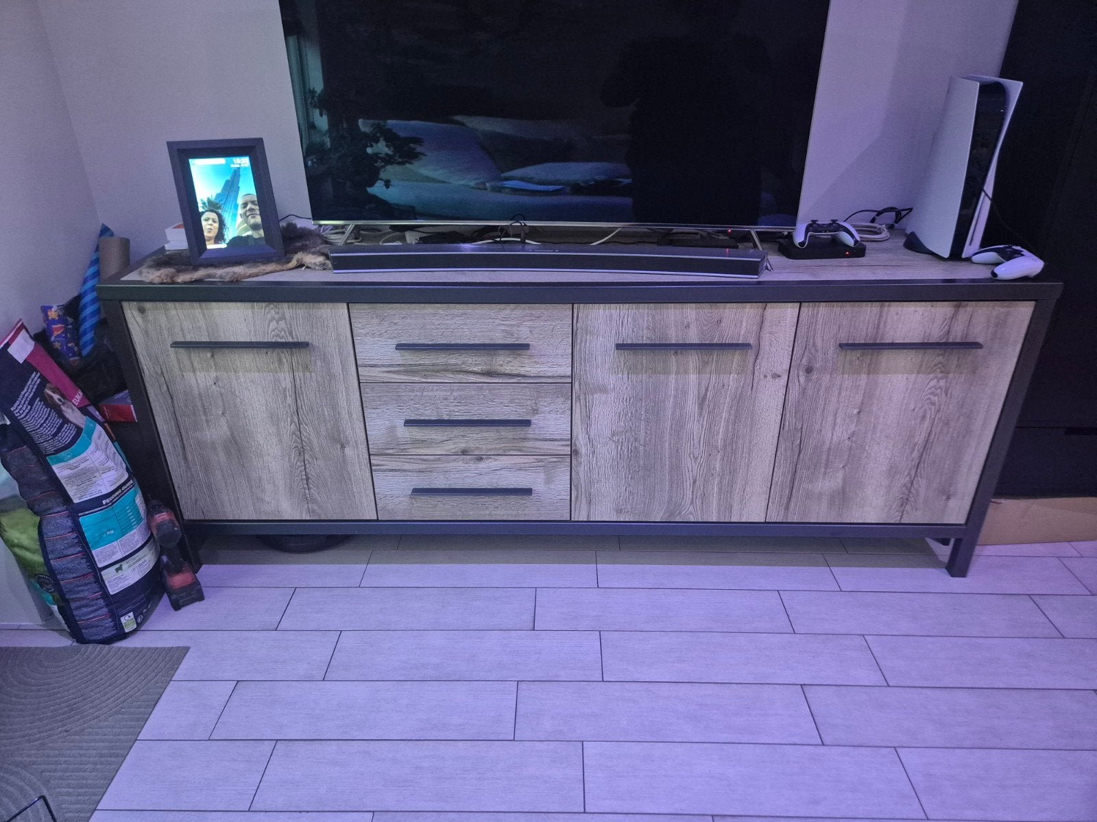 Diago Dressoir - 4 jaar oud, Silver decor, Pronto, Gebruikt, Met lade(s), 200 cm of meer, Modern