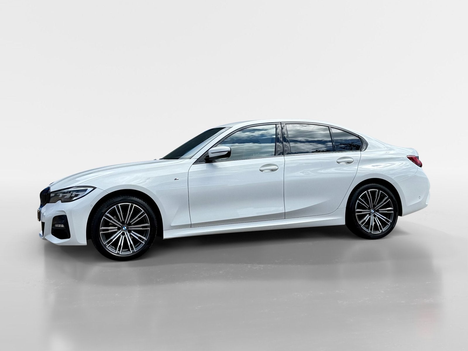 BMW 3-serie 318i High Executive M-Sport Automaat, Auto's, 1998 cc, Achterwielaandrijving, Gebruikt, 1465 kg