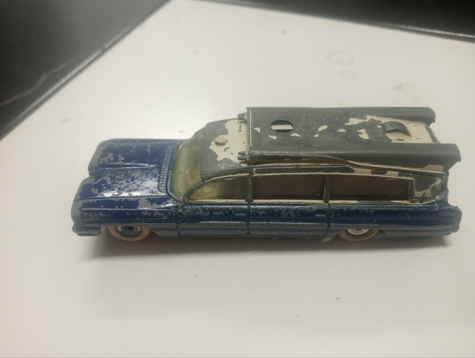 superior criterion Dinky toys ambulance, Ophalen of Verzenden, Gebruikt, Auto, Dinky Toys