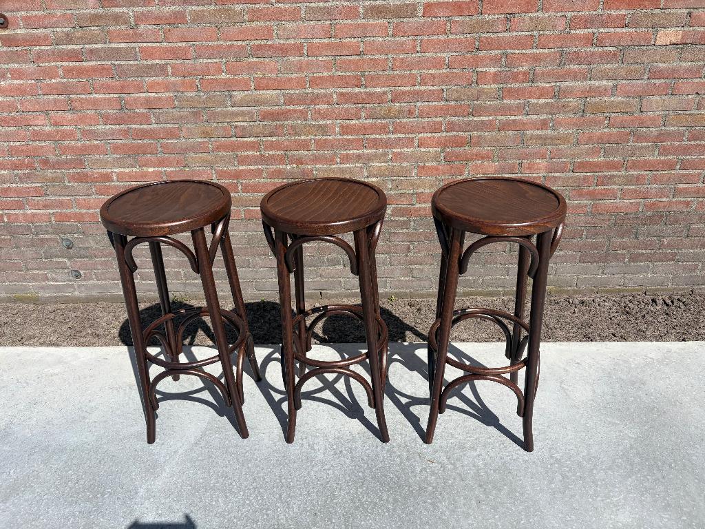 Barkrukken Thonet Type Donkerbruin, Huis en Inrichting, Ophalen, 60 tot 90 cm, Zo goed als nieuw, 3 krukken