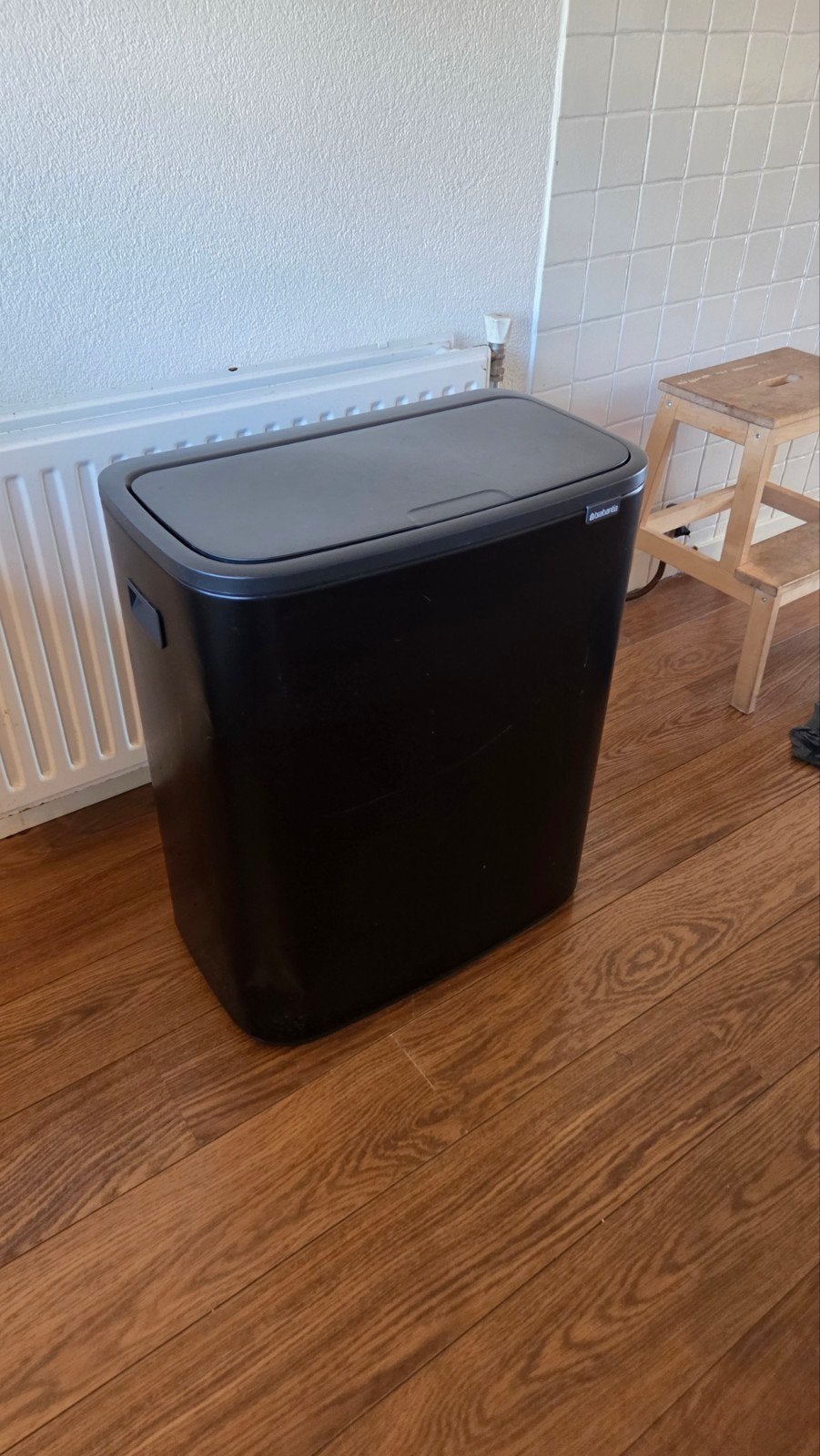 Brabantia Bo Touch Bin 20 + 30 liter - met gebruikerssporen, Huis en Inrichting, Woonaccessoires | Prullenbakken, Gebruikt, Metaal