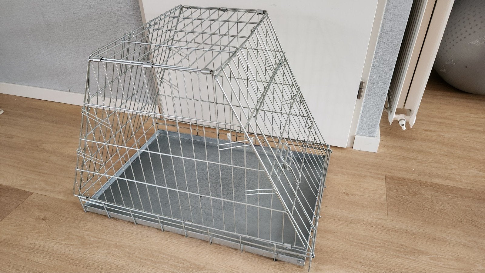 Hondenbench 50 x 75 cm trapezevorm boven 50 x 30 cm, Ophalen of Verzenden