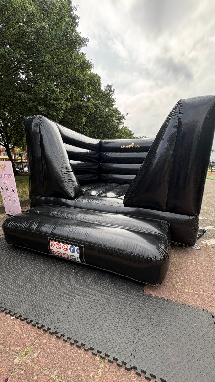 Zwarte springkussen te huur, Ophalen of Verzenden, Nieuw, Overige