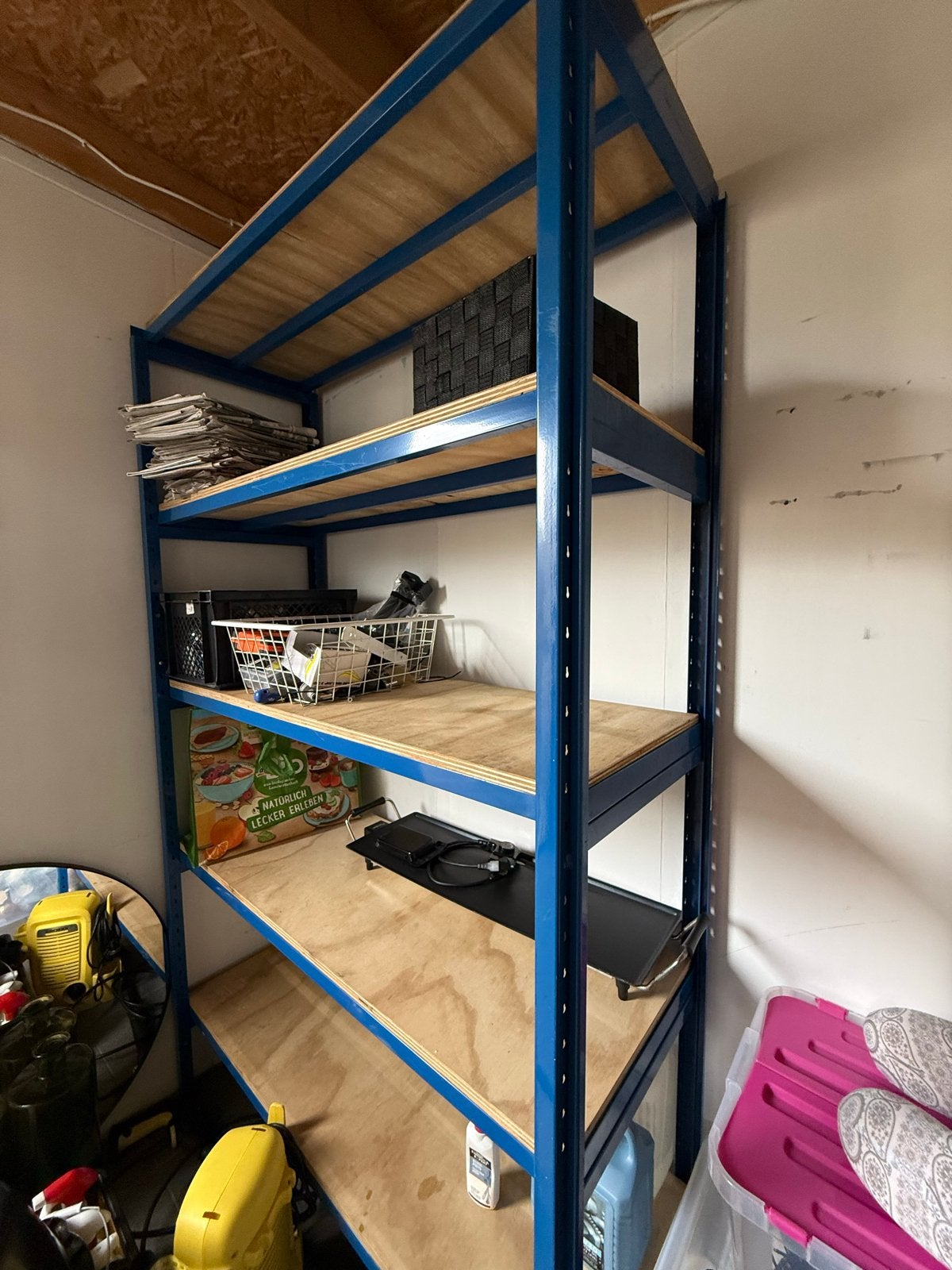 Stevig metalen rek met houten planken, Ophalen of Verzenden, Zo goed als nieuw