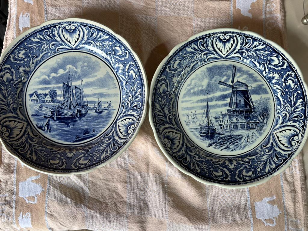 Twee Boch Delfts blauwe decoratieve borden, Antiek en Kunst, Ophalen of Verzenden