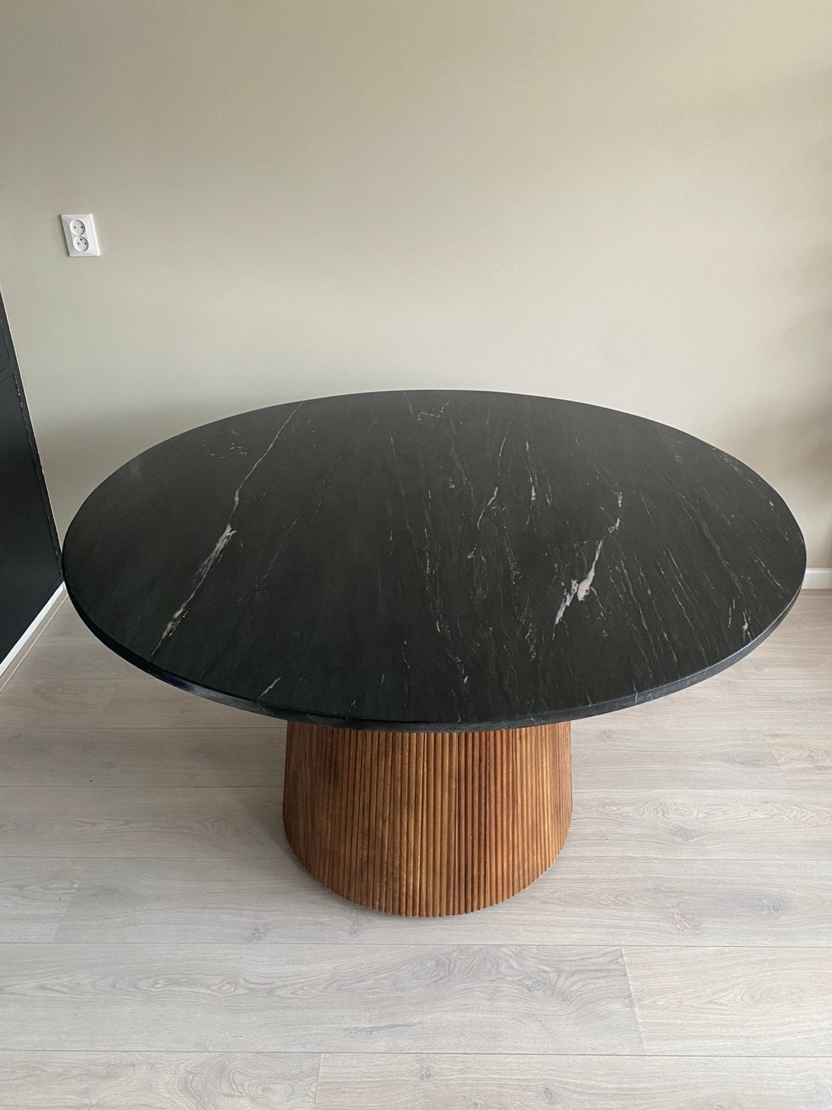 Eleonora eettafel model Maxim, Huis en Inrichting, Tafels | Salontafels, Ophalen, Overige materialen, Rond, Zo goed als nieuw