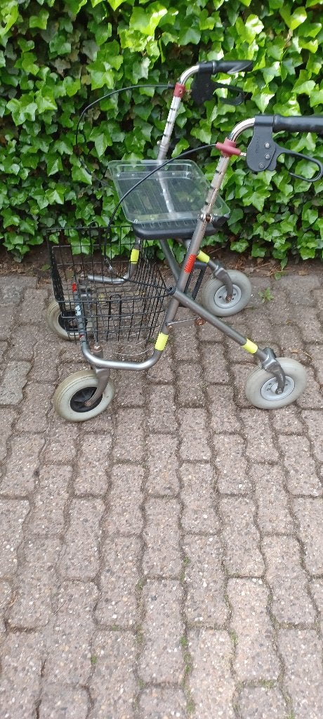 rollator grijs, Ophalen, Opvouwbaar, Gebruikt